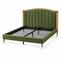 Lit double rembourré 160 × 200 cm en velours vert olive, structure en bois et métal, style vintage